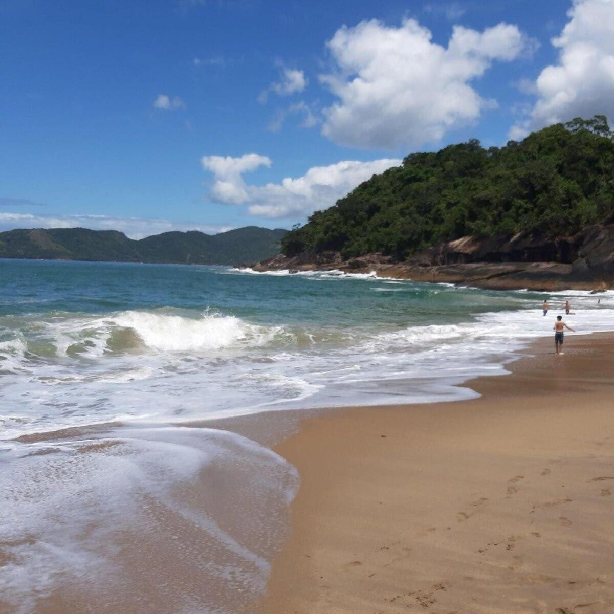 F7 Apto 1o Andar Perto 3 Praias E Comercio A Pe Apartamento Ubatuba